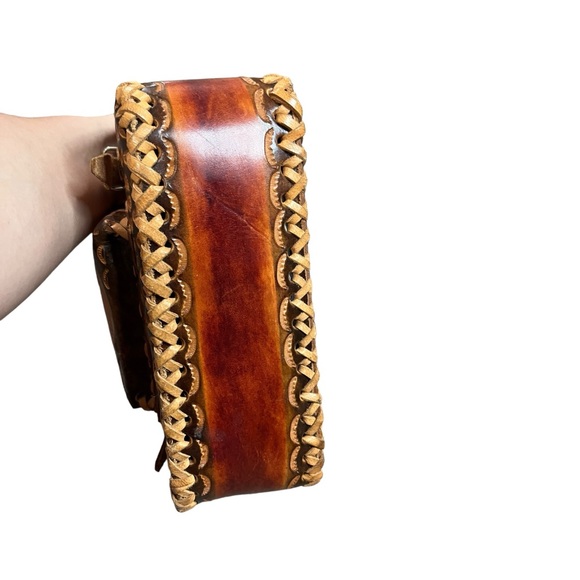 Vintage Mexican Hand Tooled Leather Crossbody Bag - Picture 8 of 11